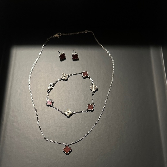 Silver and Red mini Clover Necklace Set - Picture 1 of 3